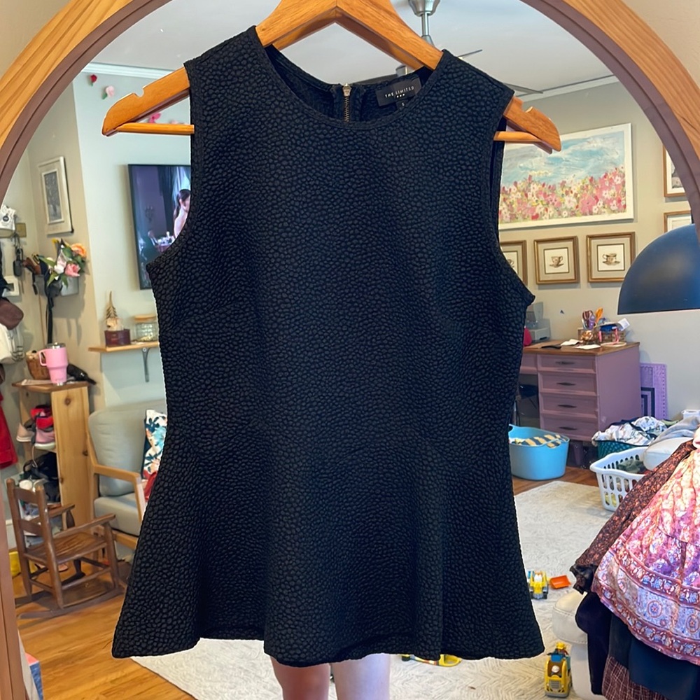 Textured, Pebbled Black Peplum Sleeveless Top in size Small